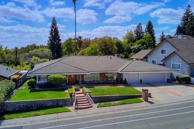 9260 Winding Oak Dr, Fair Oaks, CA 95628