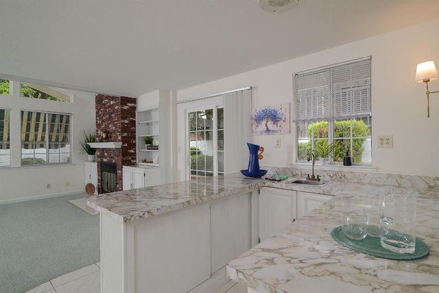 9260 Winding Oak Dr, Fair Oaks, CA 95628
