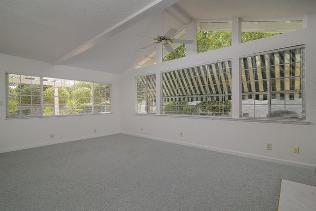 9260 Winding Oak Dr, Fair Oaks, CA 95628