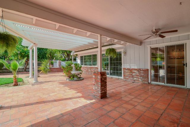 9260 Winding Oak Dr, Fair Oaks, CA 95628