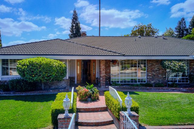 9260 Winding Oak Dr, Fair Oaks, CA 95628