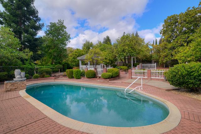 9260 Winding Oak Dr, Fair Oaks, CA 95628