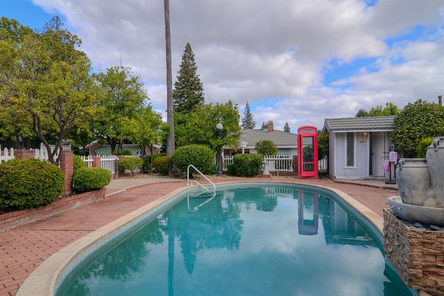9260 Winding Oak Dr, Fair Oaks, CA 95628