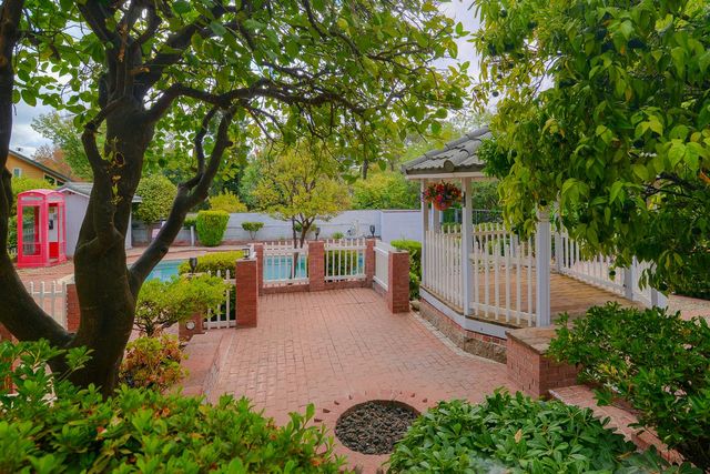 9260 Winding Oak Dr, Fair Oaks, CA 95628
