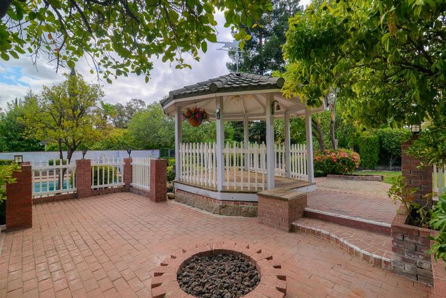 9260 Winding Oak Dr, Fair Oaks, CA 95628