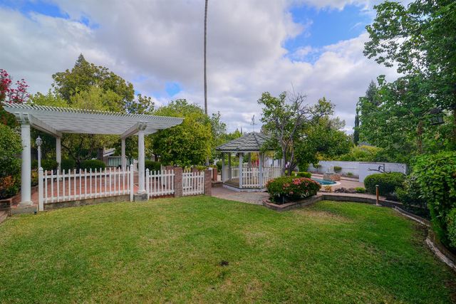 9260 Winding Oak Dr, Fair Oaks, CA 95628