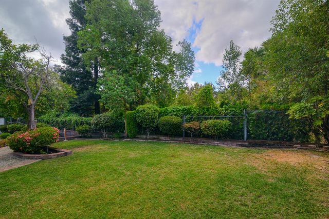 9260 Winding Oak Dr, Fair Oaks, CA 95628