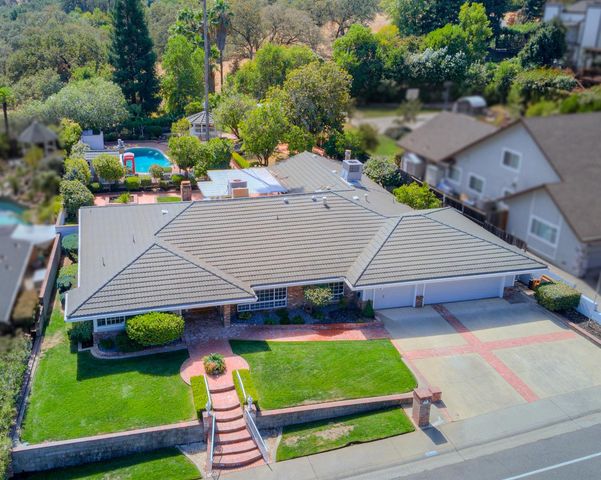 9260 Winding Oak Dr, Fair Oaks, CA 95628