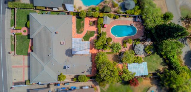 9260 Winding Oak Dr, Fair Oaks, CA 95628