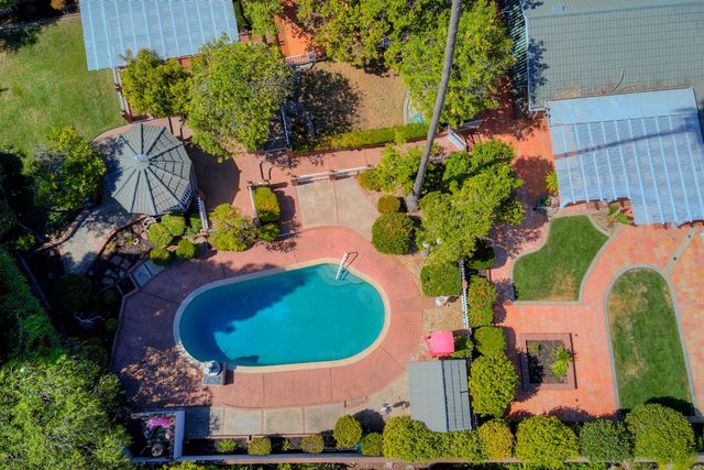 9260 Winding Oak Dr, Fair Oaks, CA 95628