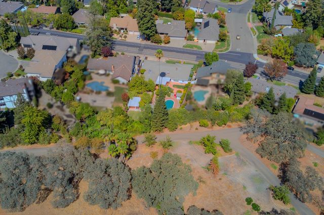 9260 Winding Oak Dr, Fair Oaks, CA 95628