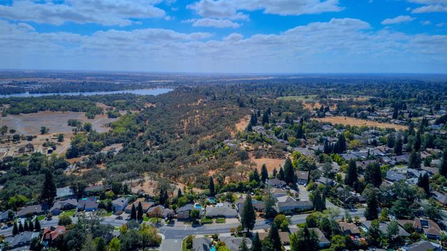 9260 Winding Oak Dr, Fair Oaks, CA 95628