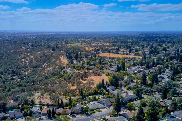 9260 Winding Oak Dr, Fair Oaks, CA 95628