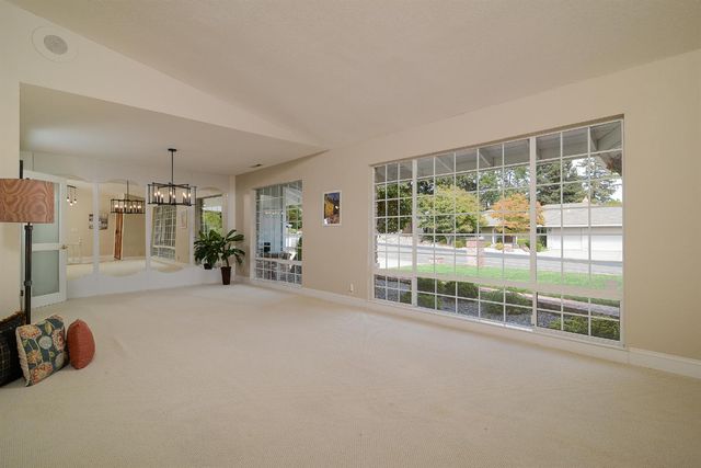 9260 Winding Oak Dr, Fair Oaks, CA 95628