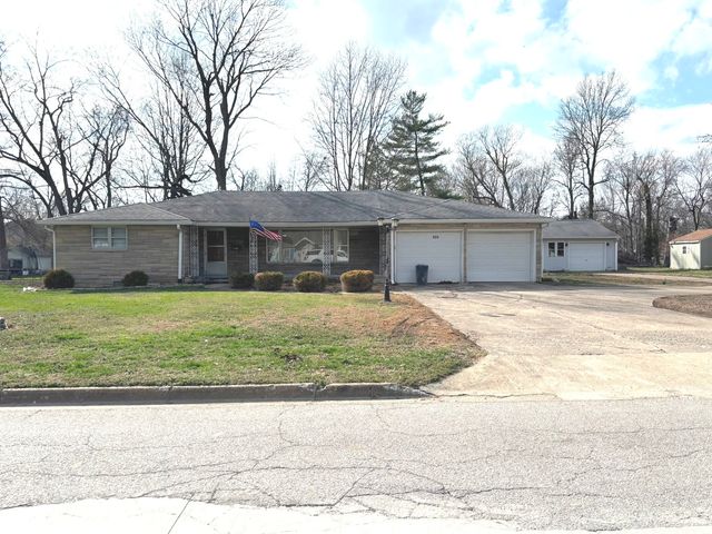 331 N Illinois Avenue, Salem, IL 62881