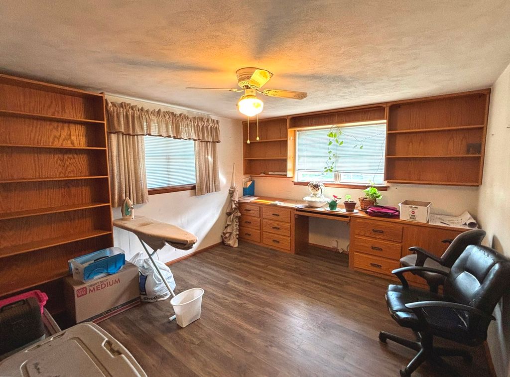 Image 12 of property listing at 331 N Illinois Avenue, Salem, IL 62881