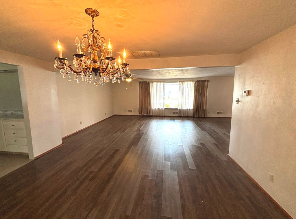 Image 4 of property listing at 331 N Illinois Avenue, Salem, IL 62881