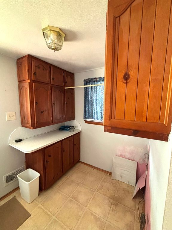 Image 8 of property listing at 331 N Illinois Avenue, Salem, IL 62881