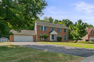 1270 Barnstaple Dr, South Park, PA 15129
