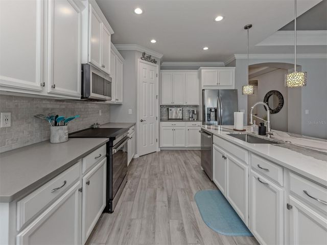 160 MARAVIYA BOULEVARD, Nokomis, FL 34275