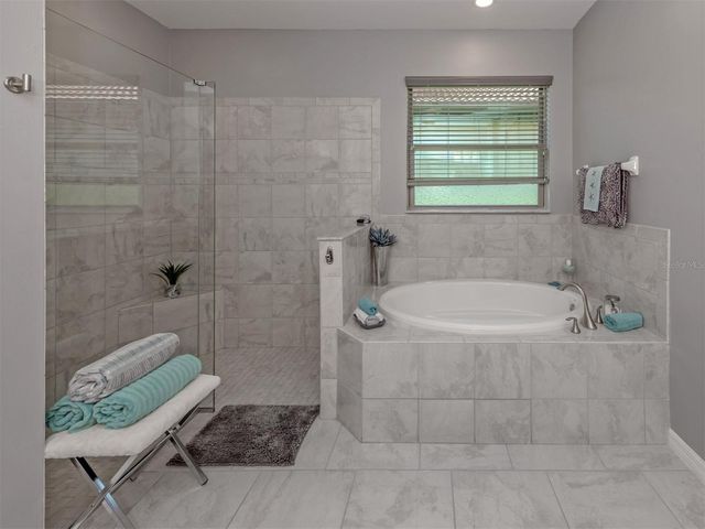 160 MARAVIYA BOULEVARD, Nokomis, FL 34275