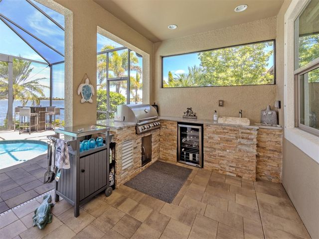 160 MARAVIYA BOULEVARD, Nokomis, FL 34275