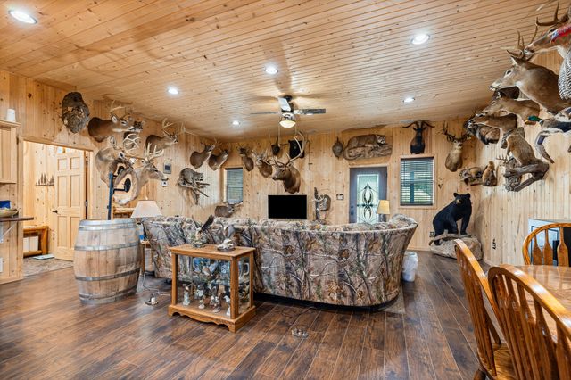 1806 COUNTY ROAD 2360, Moberly, MO 65270