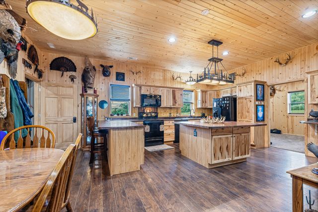 1806 COUNTY ROAD 2360, Moberly, MO 65270