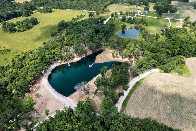 1806 COUNTY ROAD 2360, Moberly, MO 65270