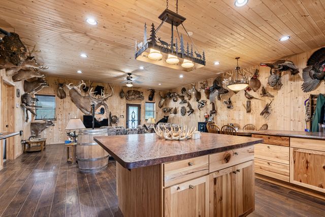 1806 COUNTY ROAD 2360, Moberly, MO 65270
