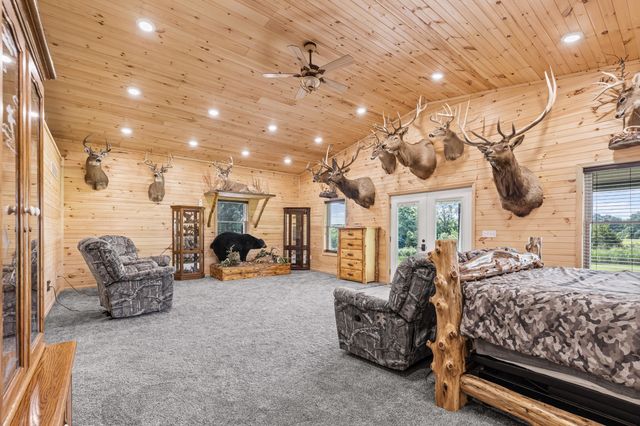 1806 COUNTY ROAD 2360, Moberly, MO 65270