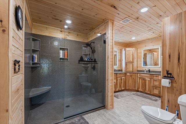 1806 COUNTY ROAD 2360, Moberly, MO 65270