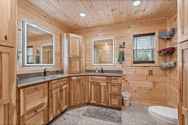 1806 COUNTY ROAD 2360, Moberly, MO 65270