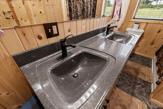1806 COUNTY ROAD 2360, Moberly, MO 65270
