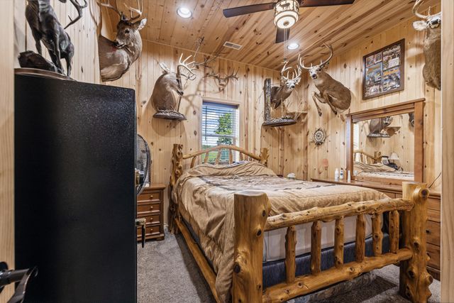 1806 COUNTY ROAD 2360, Moberly, MO 65270