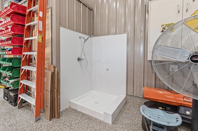 1806 COUNTY ROAD 2360, Moberly, MO 65270