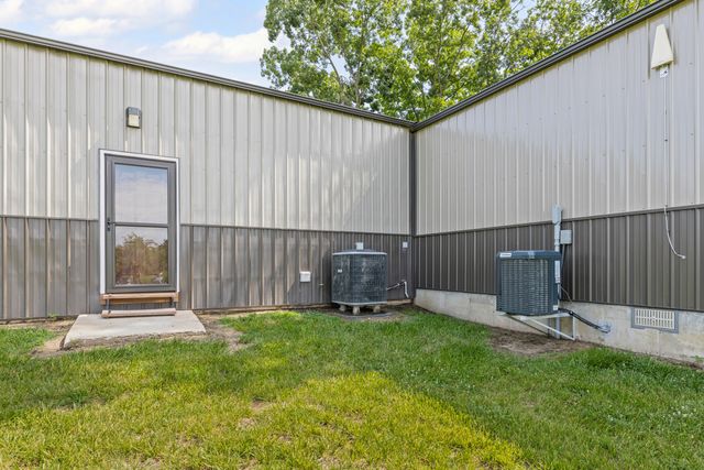 1806 COUNTY ROAD 2360, Moberly, MO 65270