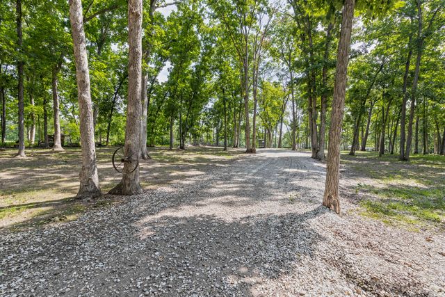 1806 COUNTY ROAD 2360, Moberly, MO 65270