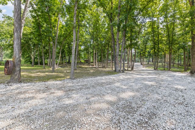 1806 COUNTY ROAD 2360, Moberly, MO 65270