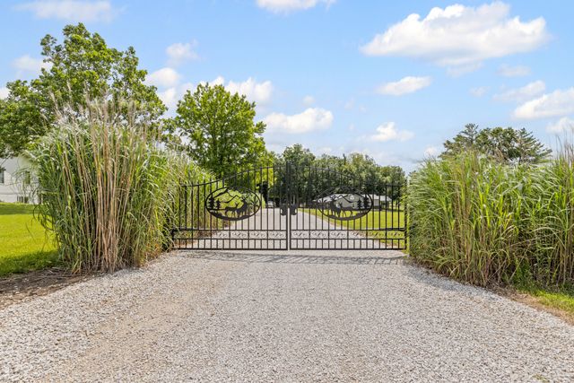 1806 COUNTY ROAD 2360, Moberly, MO 65270