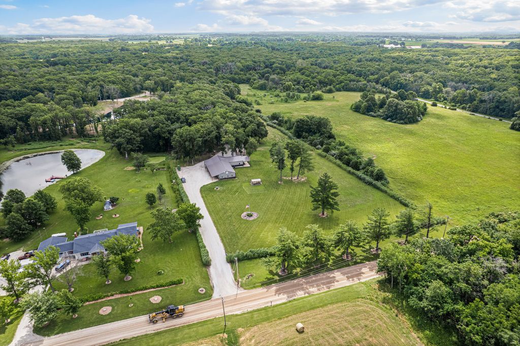 1806 COUNTY ROAD 2360, Moberly, MO 65270