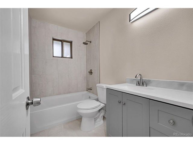 3328 34th Avenue Ct, Greeley, CO 80634