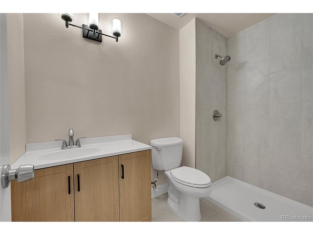 3328 34th Avenue Ct, Greeley, CO 80634