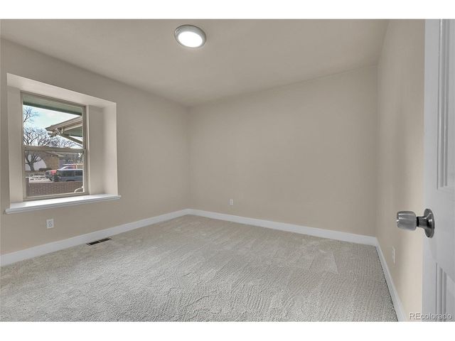 3328 34th Avenue Ct, Greeley, CO 80634