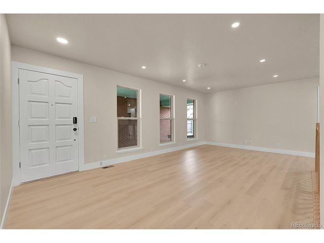 3328 34th Avenue Ct, Greeley, CO 80634