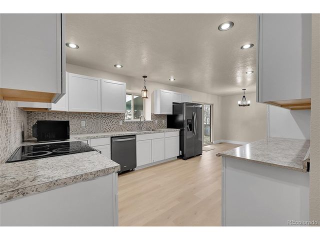 3328 34th Avenue Ct, Greeley, CO 80634