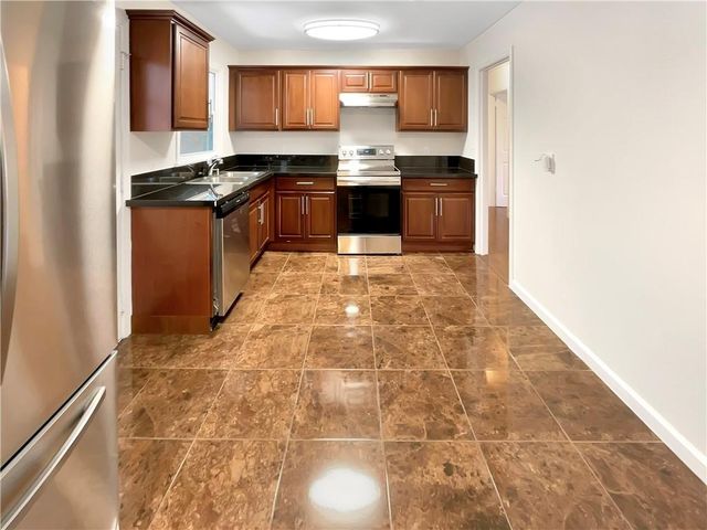 1367 Oakview Circle, Forest Park, GA 30297