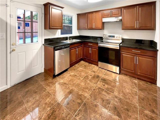 1367 Oakview Circle, Forest Park, GA 30297