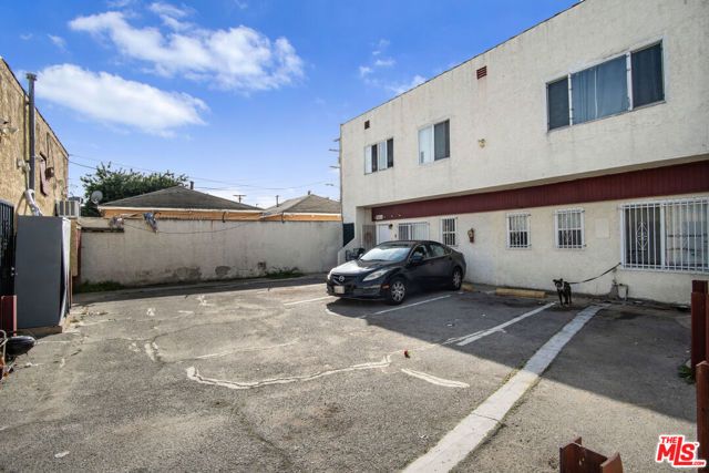 9321 S Western Avenue, Los Angeles, CA 90047