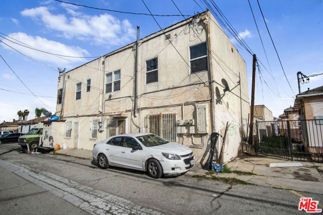 9321 S Western Avenue, Los Angeles, CA 90047